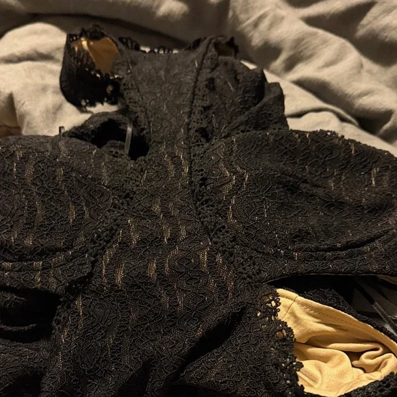 Elegant Black Lace Halter Dress - Picture 7 of 7